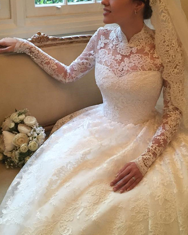 vintage wedding dress with lace sleeves