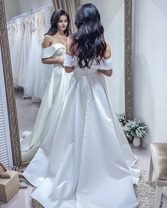 Hot Wedding Trend: Dramatic Bell Sleeve Wedding Dresses